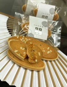 [K]洋菓子の店フランセの「さぬき米菓　ほのか」8枚入 （1枚目）